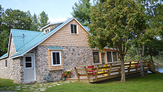 Bing Retreat Main Lake Shore Lodge Exterior