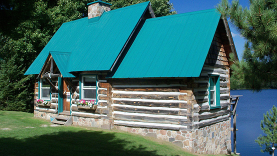 Bing Retreat Log Cottage Exterior